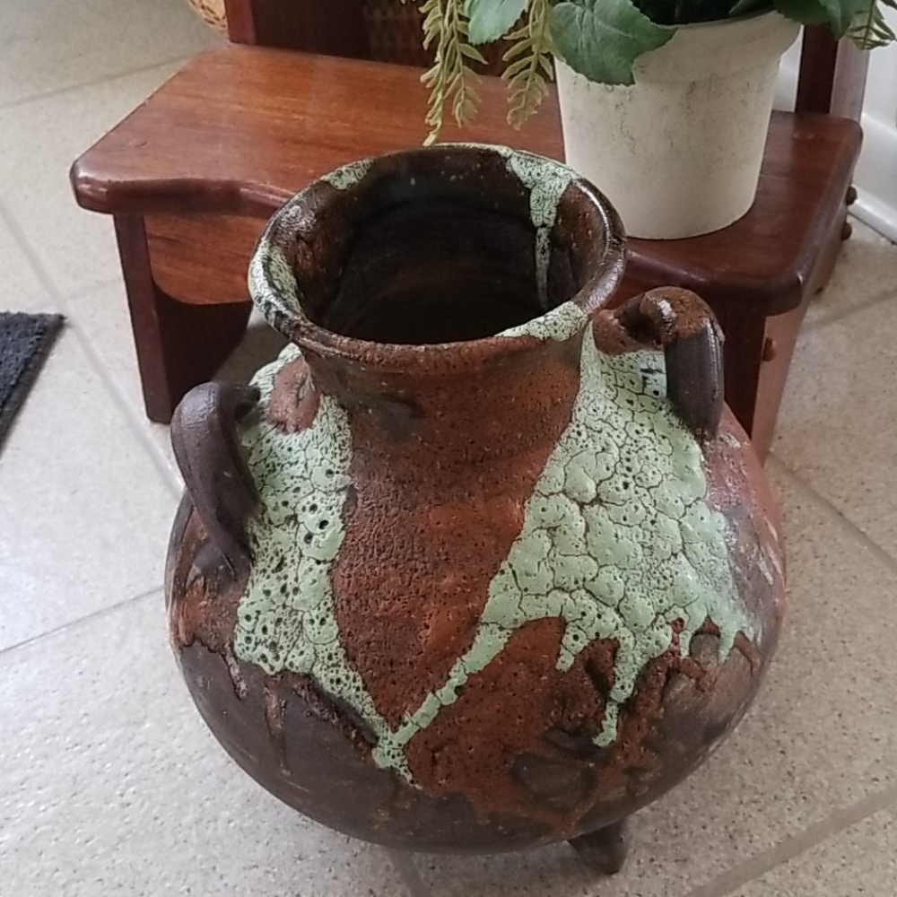Potery pot